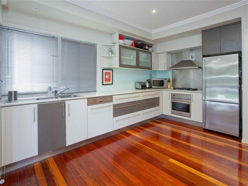 2 Corn Street, Holland Park West QLD 4121