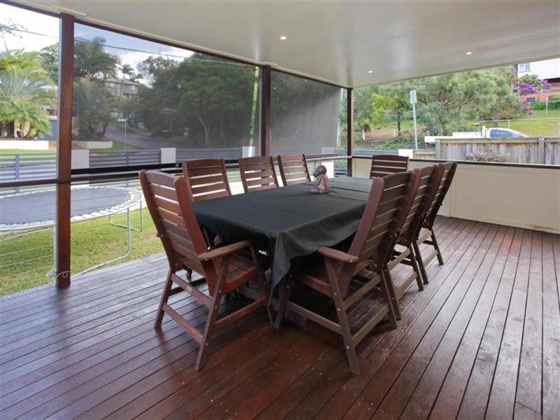 2 Corn Street, Holland Park West QLD 4121