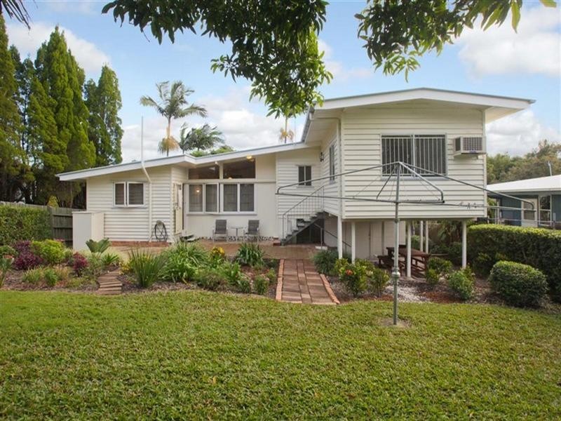 98 Lawn Street, Holland Park QLD 4121