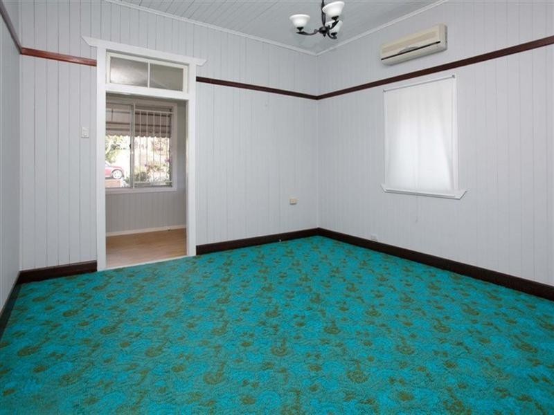 12 Harold Street, Holland Park QLD 4121