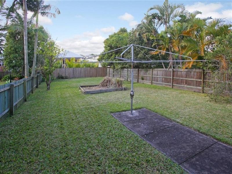 12 Dowar Street, Coorparoo QLD 4151