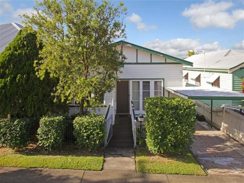 12 Dowar Street, Coorparoo QLD 4151