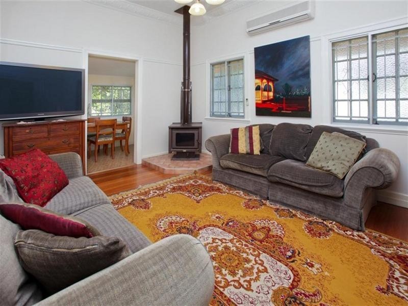 23 Murton Avenue, Holland Park QLD 4121