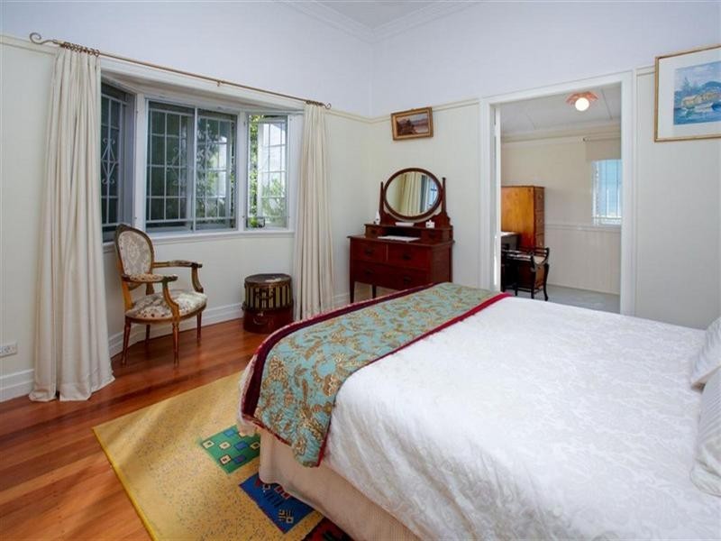 23 Murton Avenue, Holland Park QLD 4121