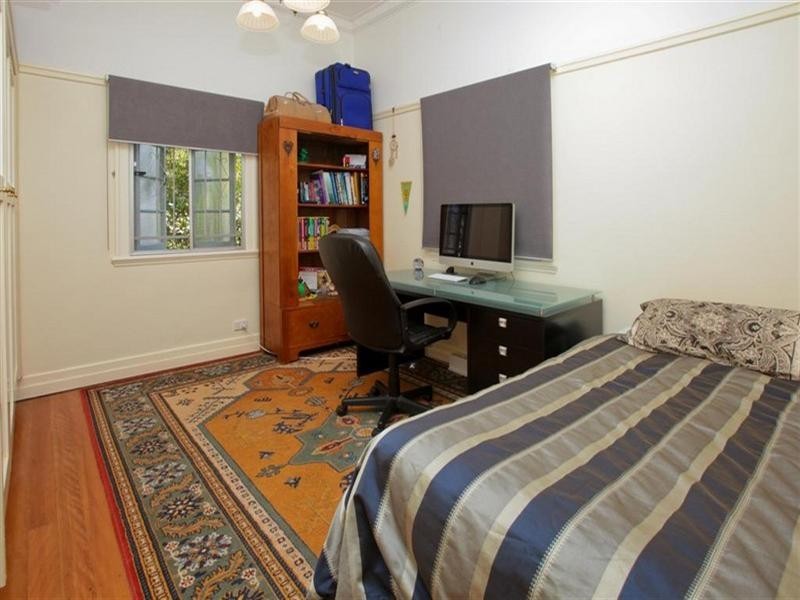 23 Murton Avenue, Holland Park QLD 4121