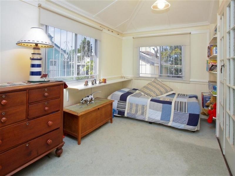 23 Murton Avenue, Holland Park QLD 4121