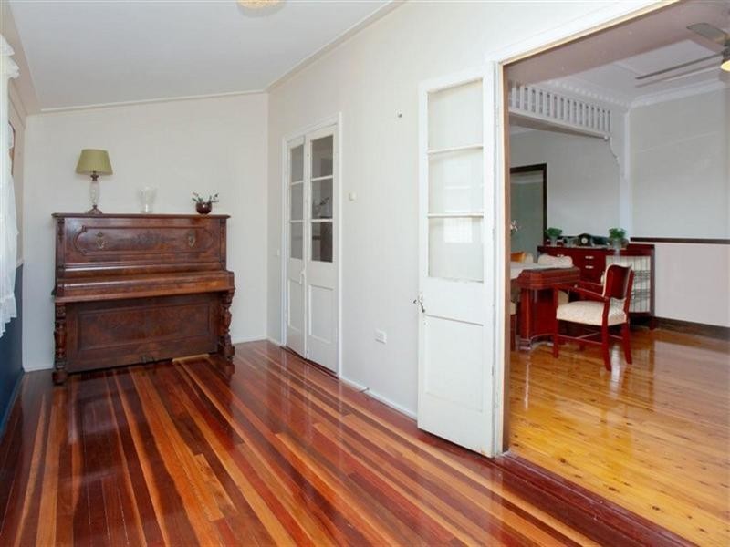 41 Emma Street, Holland Park West QLD 4121