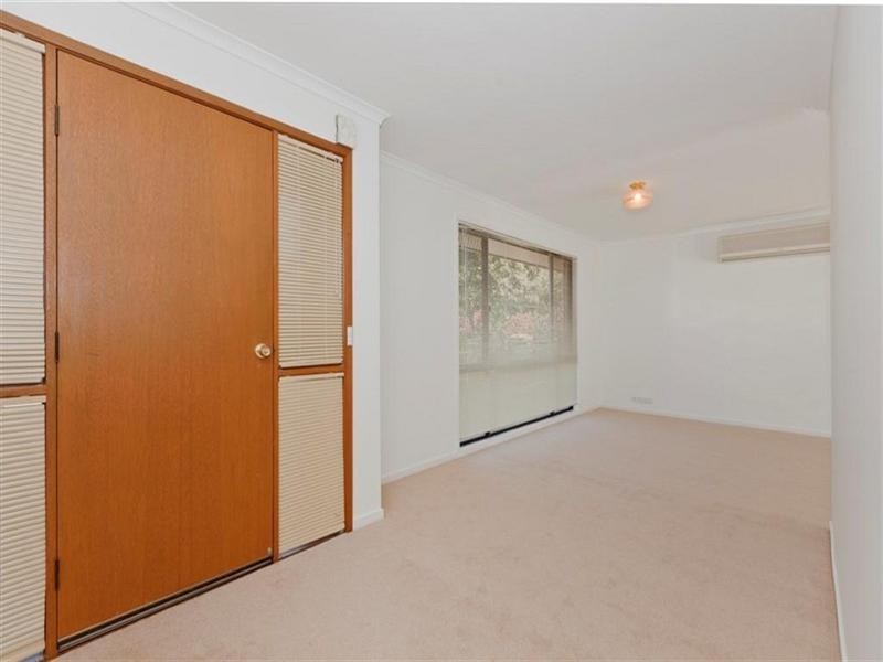 1 Boorala Crescent, Eight Mile Plains QLD 4113