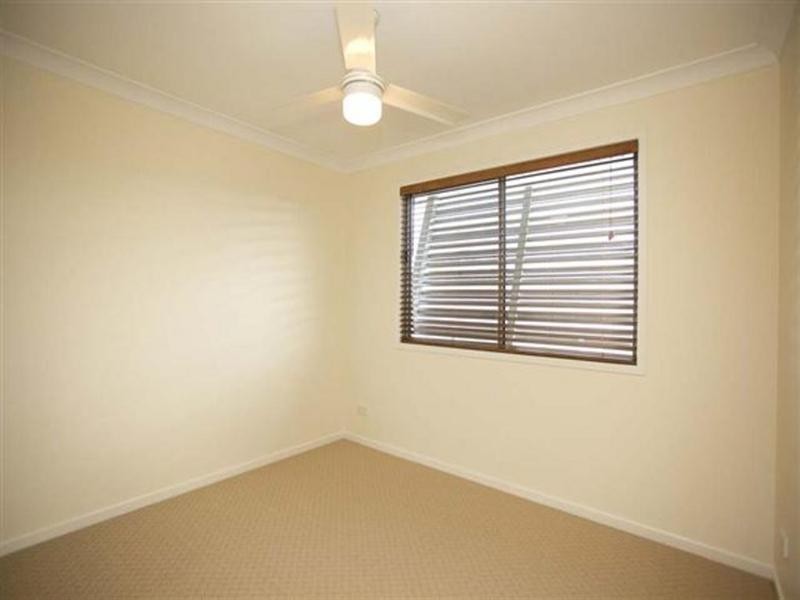 8/8 Eric Road, Holland Park QLD 4121