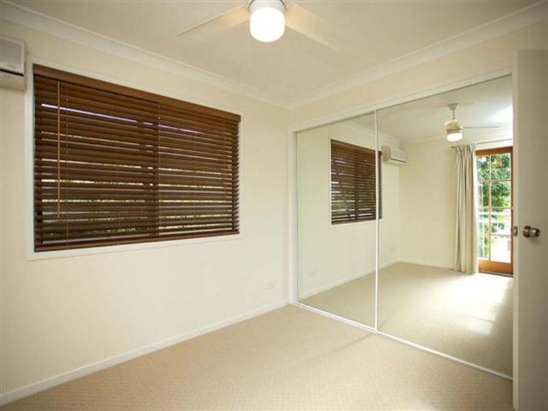 8/8 Eric Road, Holland Park QLD 4121