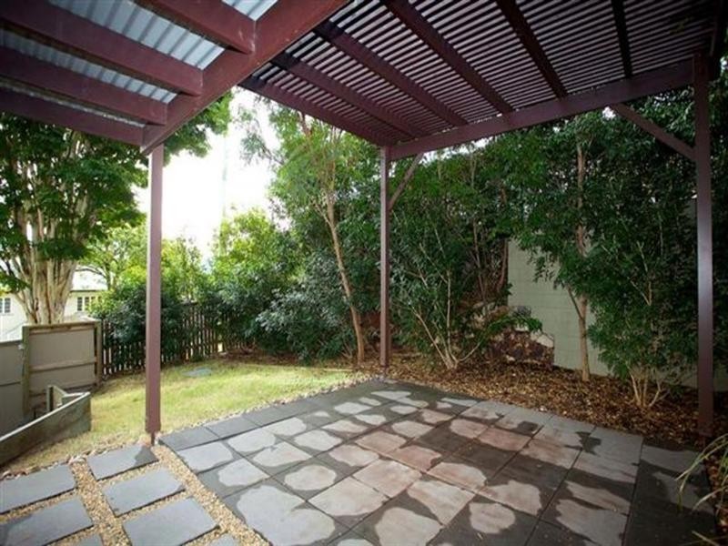 8/8 Eric Road, Holland Park QLD 4121
