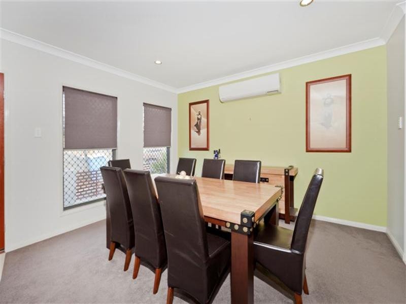 18 Hill Park Lane, Mount Gravatt East QLD 4122