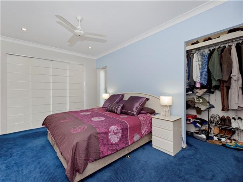 18 Hill Park Lane, Mount Gravatt East QLD 4122