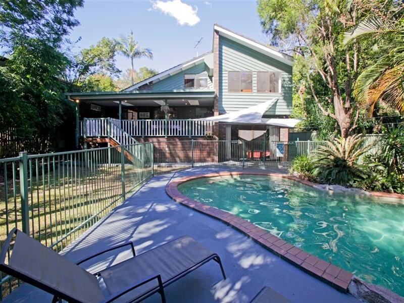 69 Brodie Street, Holland Park West QLD 4121