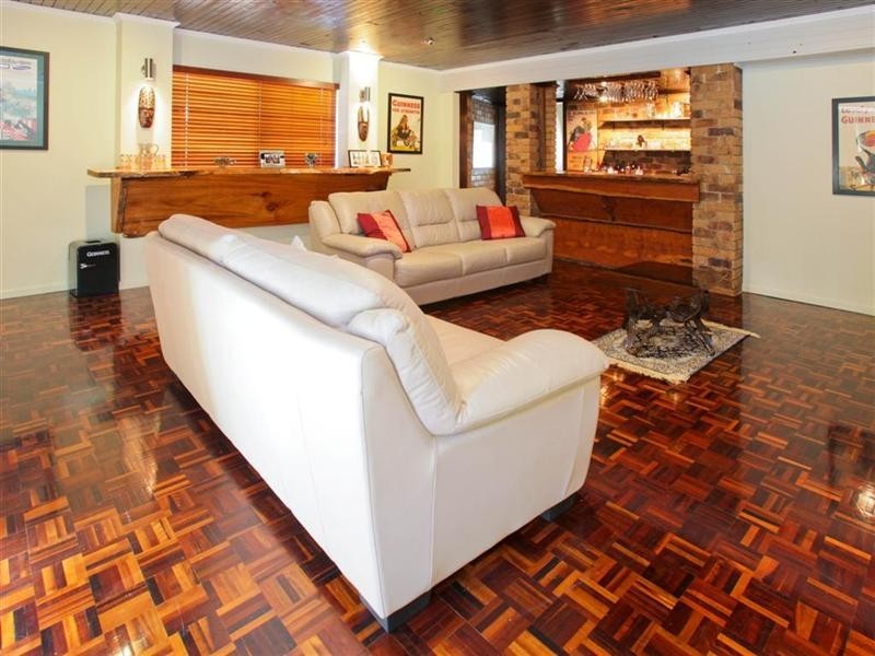 9 Stonyfell Court, Holland Park QLD 4121