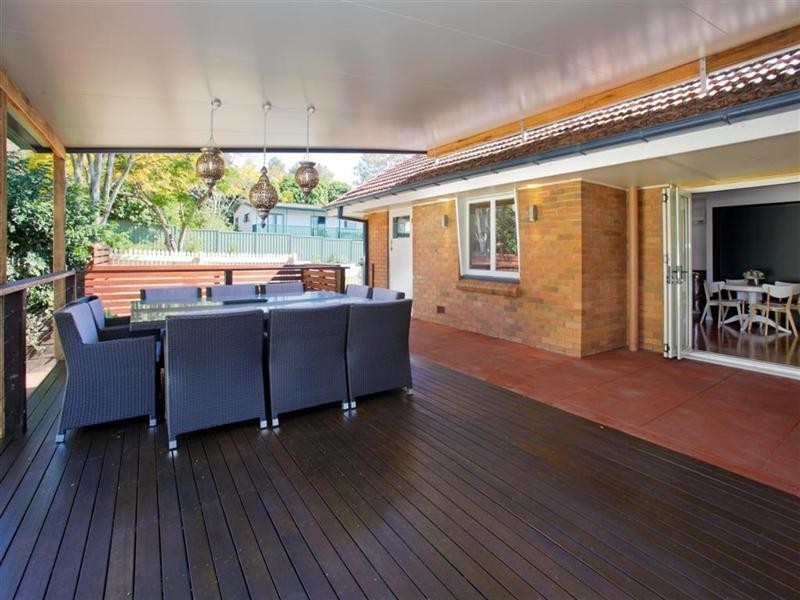 105 Esher Street, Holland Park West QLD 4121