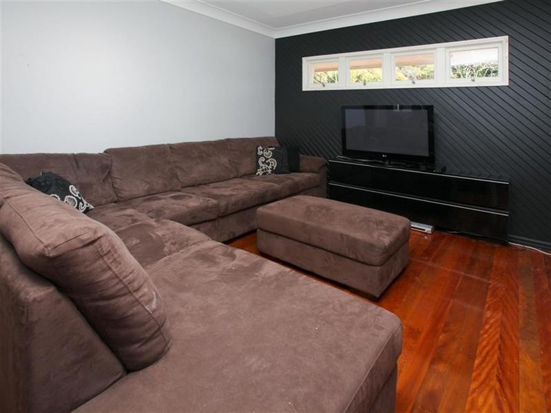 105 Esher Street, Holland Park West QLD 4121