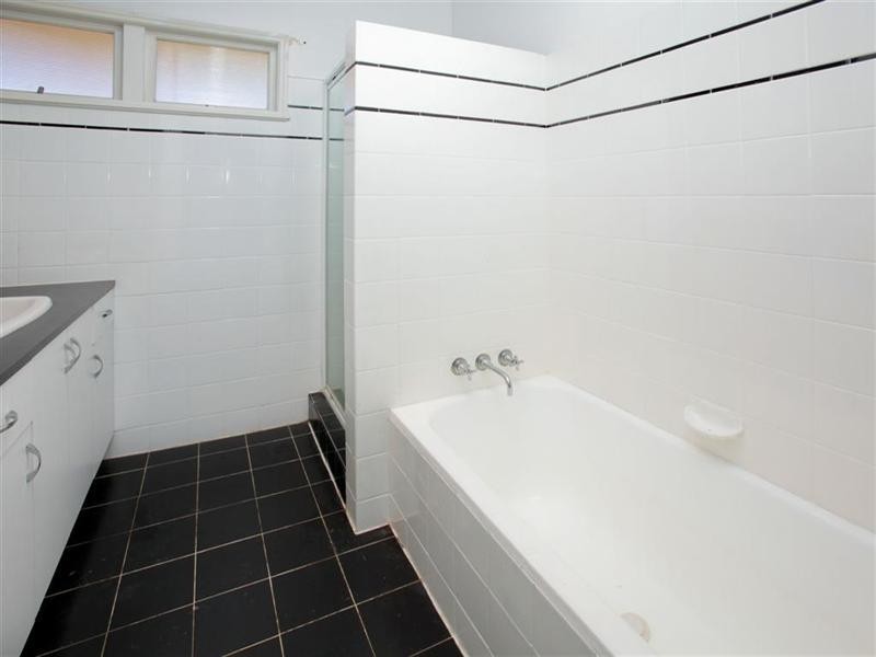 105 Esher Street, Holland Park West QLD 4121