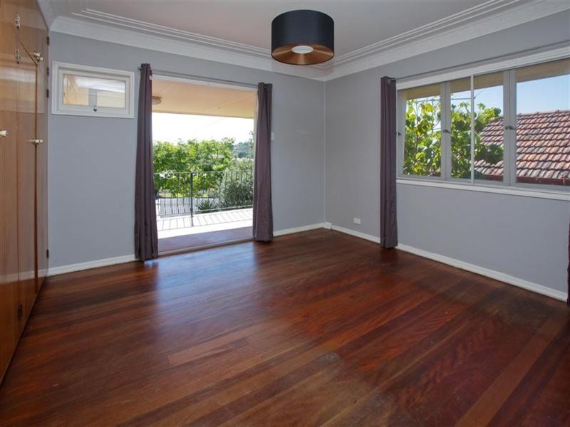 105 Esher Street, Holland Park West QLD 4121