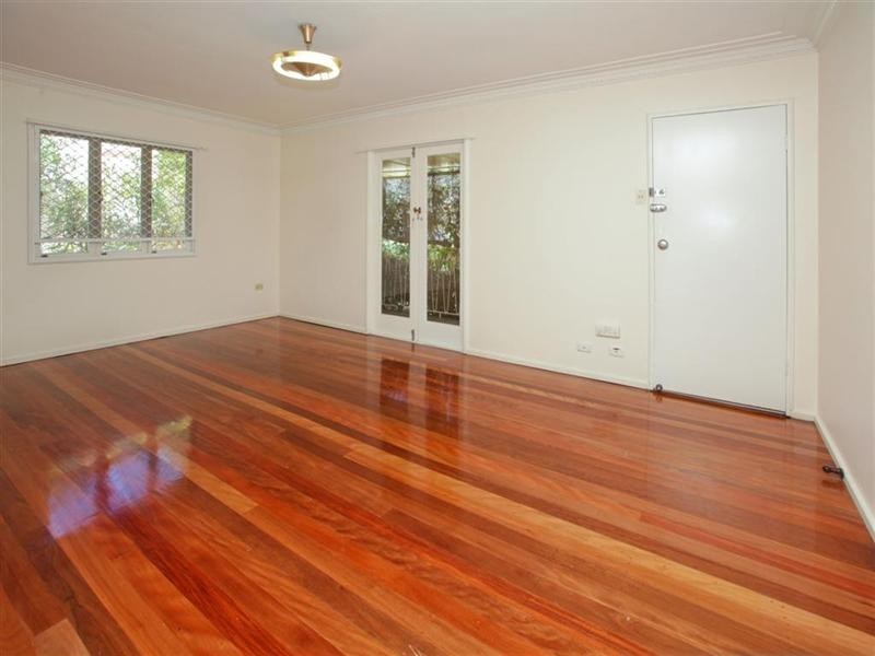 37 Mananda Street, Holland Park West QLD 4121