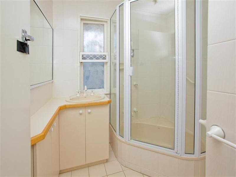 37 Mananda Street, Holland Park West QLD 4121