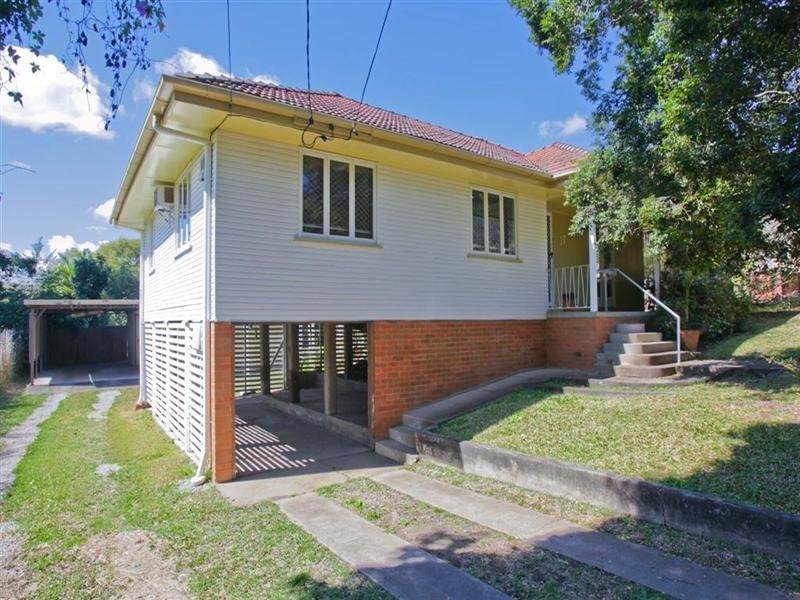 37 Mananda Street, Holland Park West QLD 4121