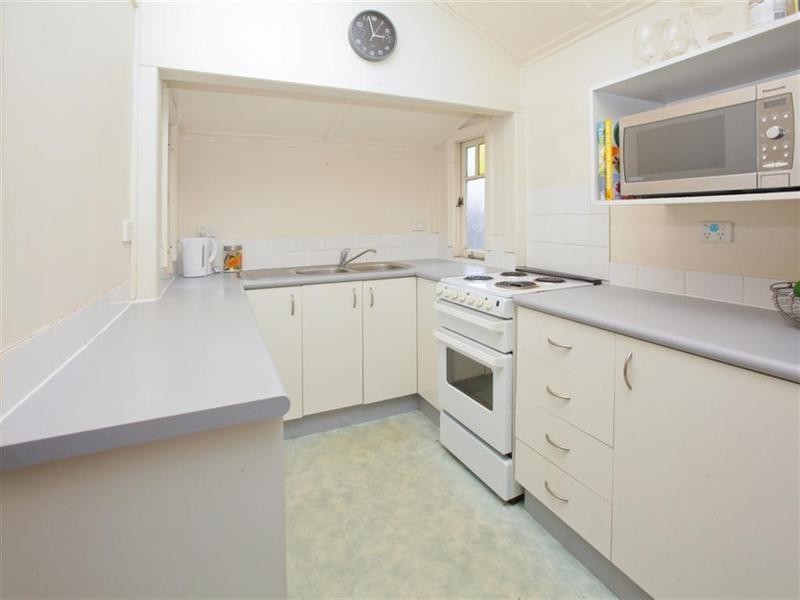 18 Broadway Street, Carina QLD 4152