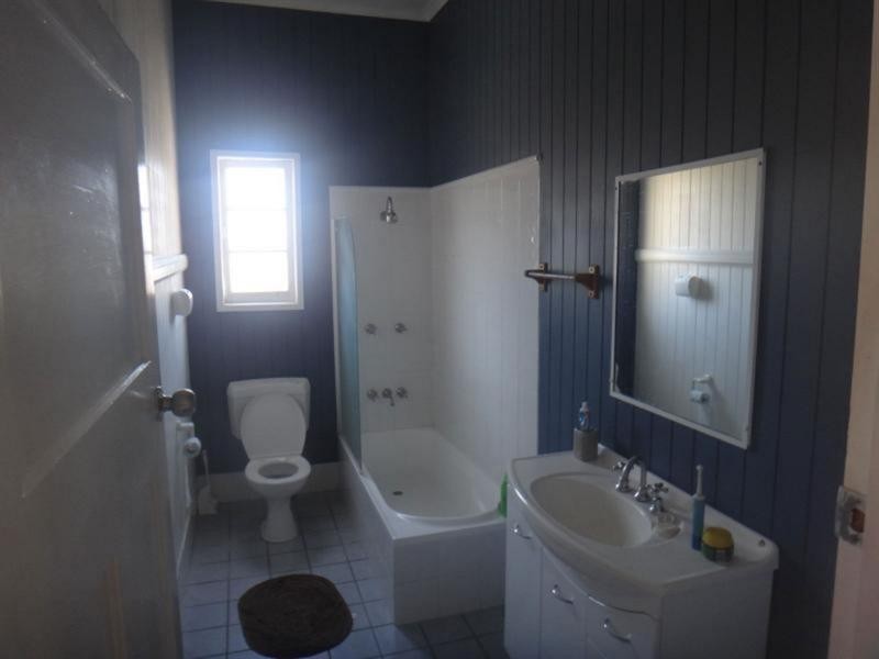 246 Oates Avenue, Holland Park QLD 4121