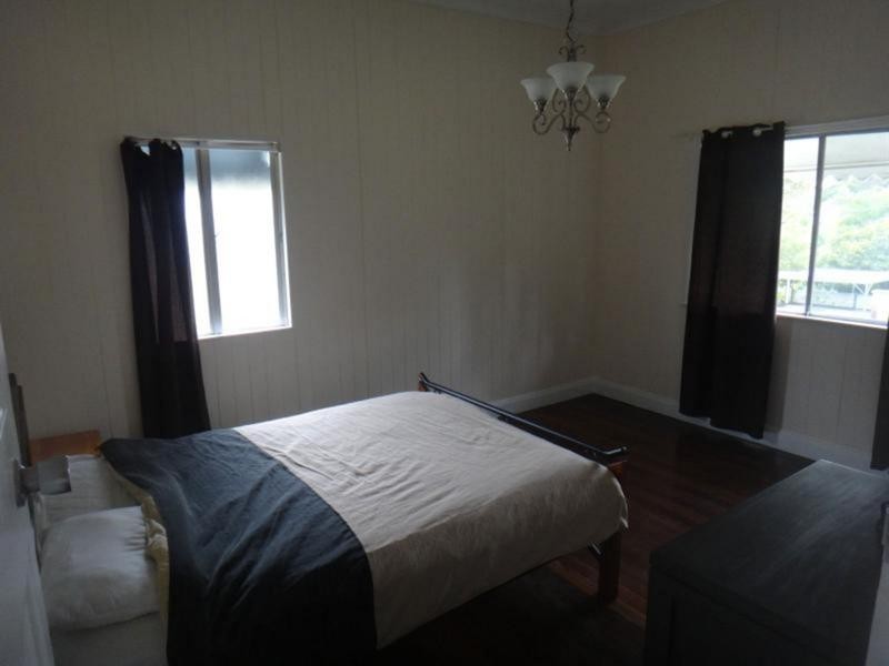 246 Oates Avenue, Holland Park QLD 4121