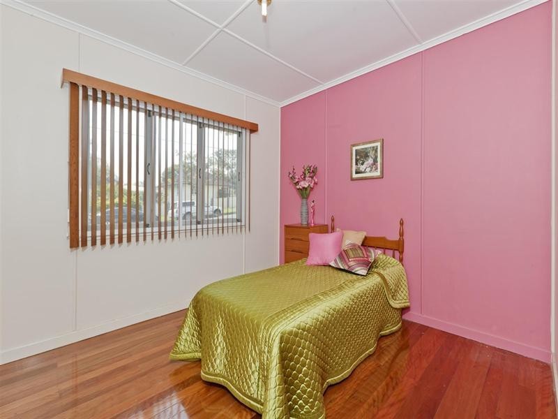 11 Steele Street, Holland Park QLD 4121