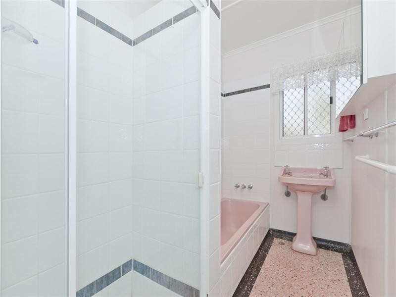 11 Steele Street, Holland Park QLD 4121