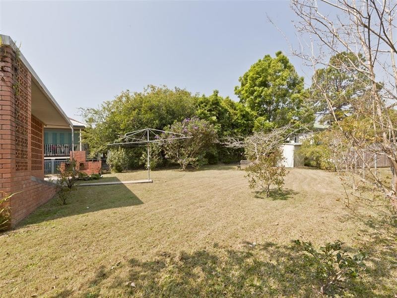 11 Steele Street, Holland Park QLD 4121