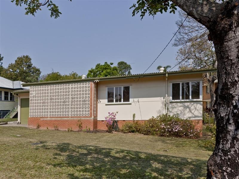 11 Steele Street, Holland Park QLD 4121