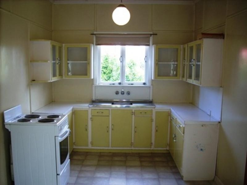 1 Iris Street, Holland Park West QLD 4121