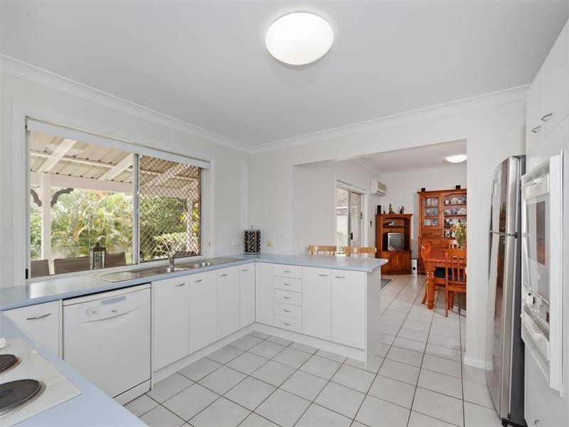 14 Blue Grass Crescent, Eight Mile Plains QLD 4113