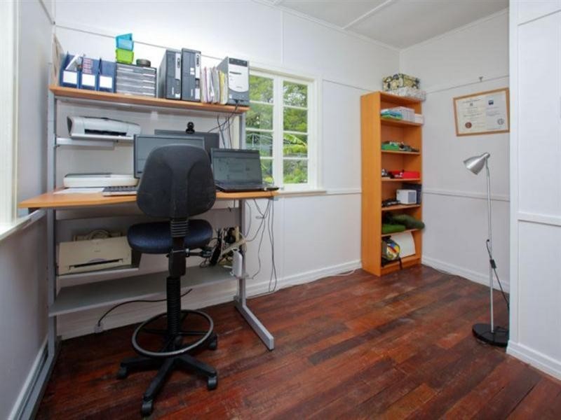 12 Dobbie Street, Holland Park QLD 4121