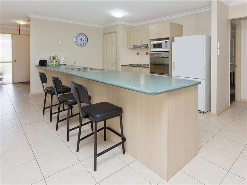 13 Sunningdale Street, Oxley QLD 4075