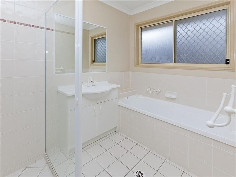 13 Sunningdale Street, Oxley QLD 4075
