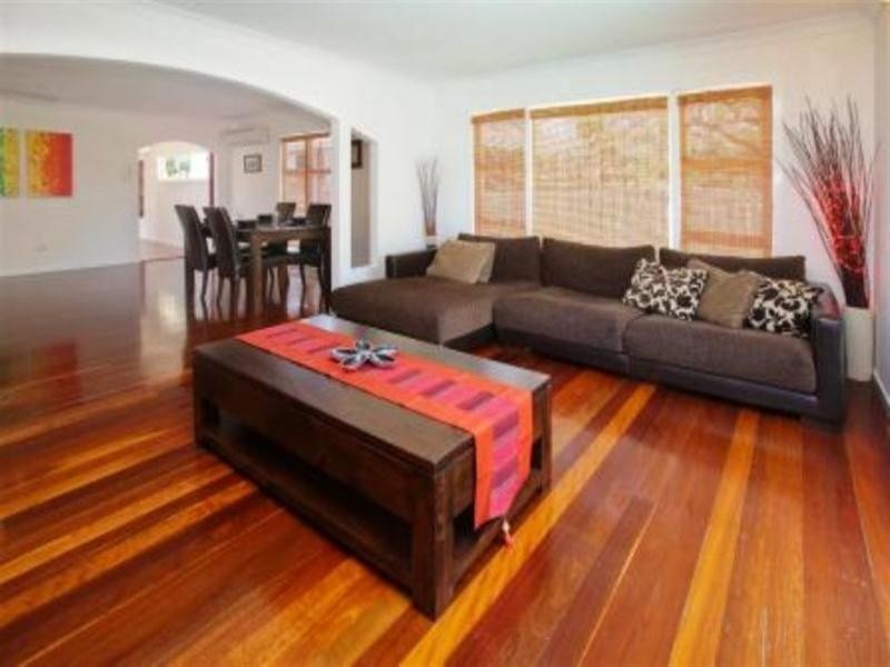 6 Nurran Streeet, Mount Gravatt East QLD 4122