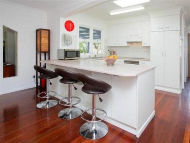 6 Nurran Streeet, Mount Gravatt East QLD 4122