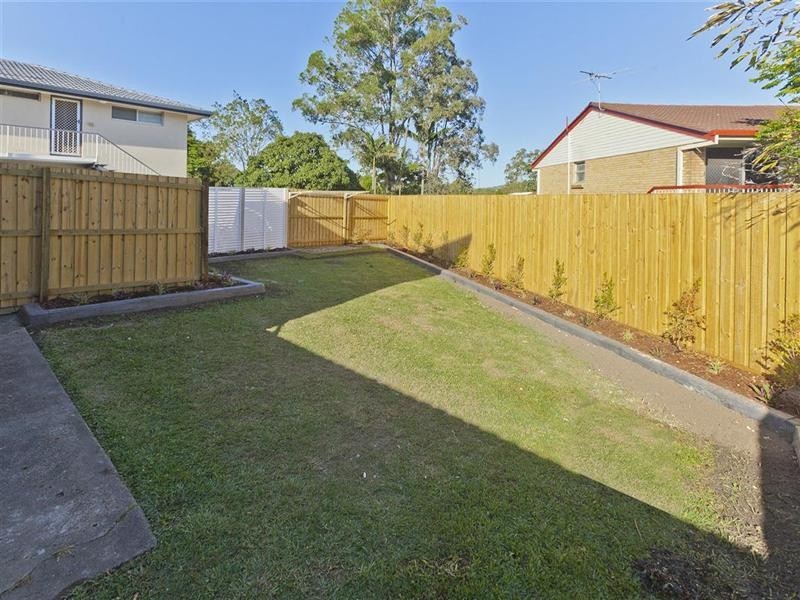 1/3 Honeysuckle Street, Mansfield QLD 4122