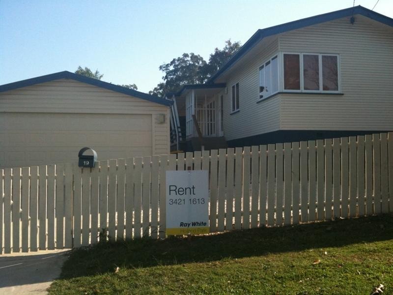 19 Andrew Avenue, Tarragindi QLD 4121