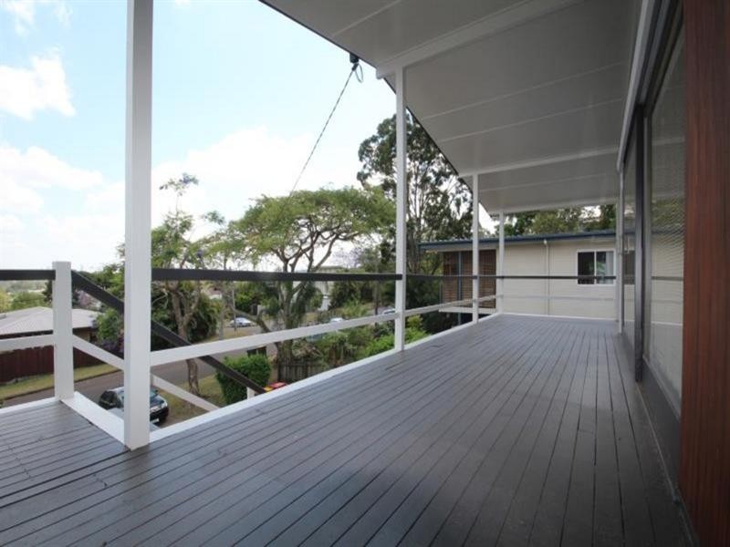 15 Dagmar Street, Holland Park West QLD 4121