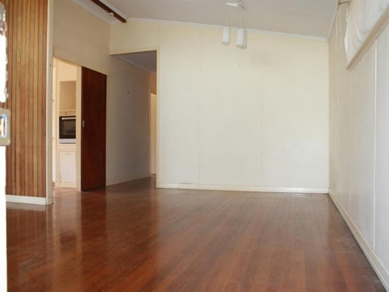 15 Dagmar Street, Holland Park West QLD 4121