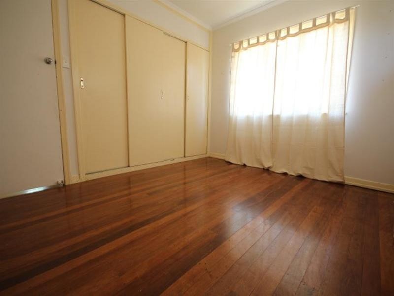 15 Dagmar Street, Holland Park West QLD 4121