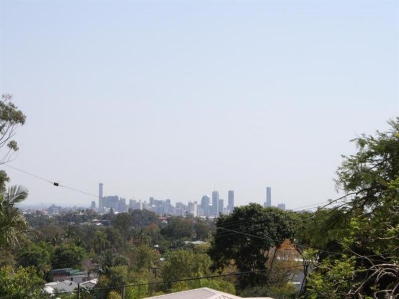 15 Dagmar Street, Holland Park West QLD 4121