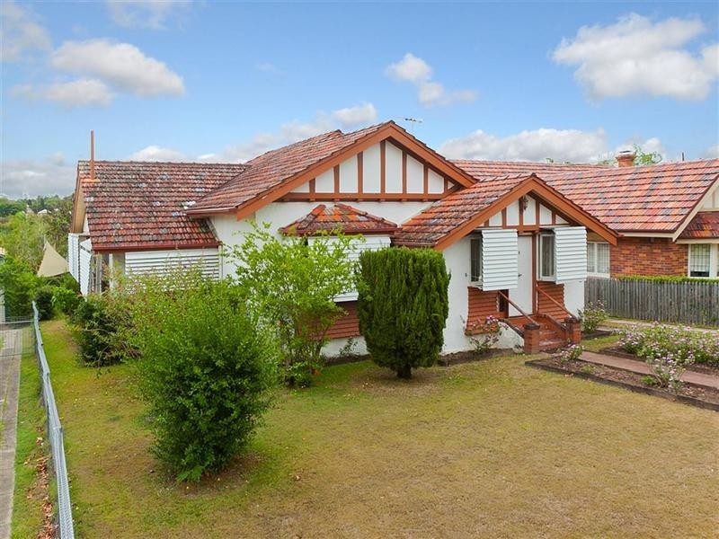 18 Lamette Street, Holland Park QLD 4121