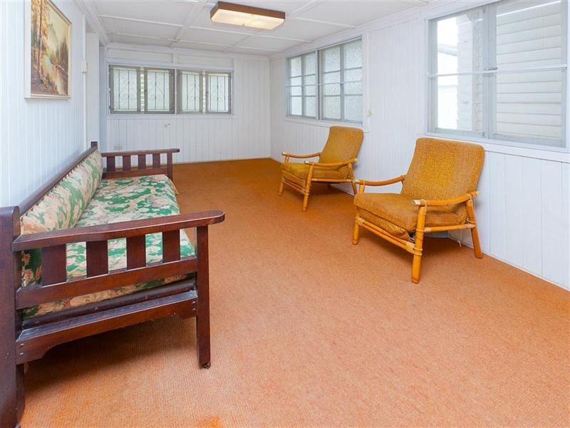 18 Lamette Street, Holland Park QLD 4121