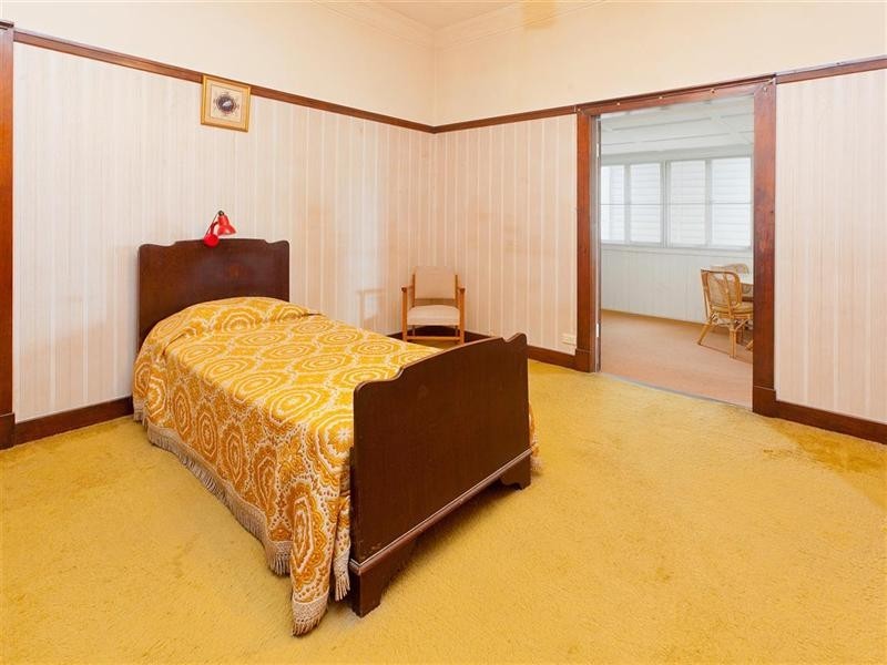 18 Lamette Street, Holland Park QLD 4121