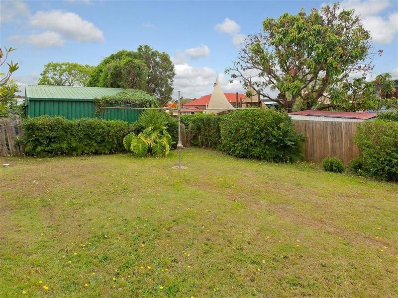 18 Lamette Street, Holland Park QLD 4121